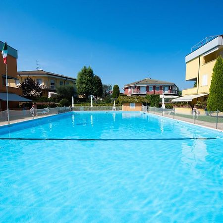 Appartamento Garden Ville Sirmione Bagian luar foto