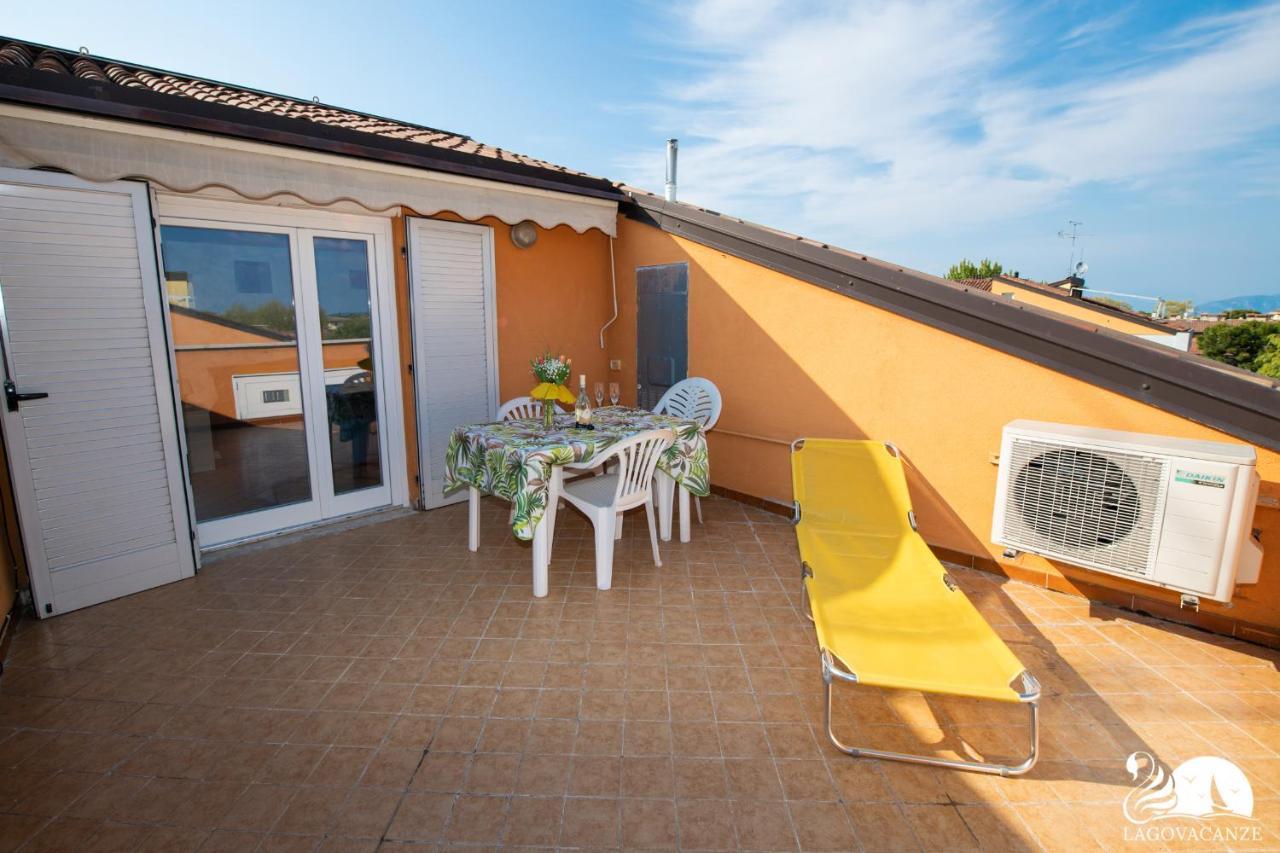 Appartamento Garden Ville Sirmione Bagian luar foto